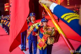 再见，军旗！珍重，战友！空军预警学院36名退役干部向军旗告别图片