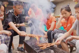 享受农耕快乐 看城市少年的乡村“变形计”图片