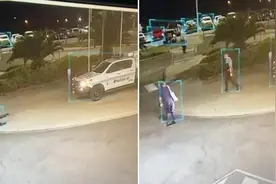 女子走到警车前突然摔倒 疑是为吸引英俊警察的注意图片