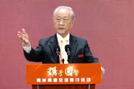“台湾年轻人是无辜的。”郁慕明在上海怒斥：“台独”才是最大祸害图片