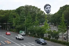 一大早日本东京上空浮现一张神秘“大脸”图片