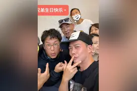 陈小春谢天华相继迎来54岁生日 与好友们组局庆生好热闹图片