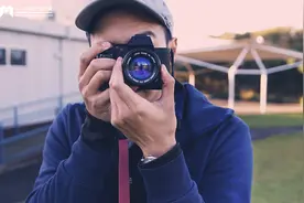 翻拍“奥特曼的拍照姿势”，就能火？图片