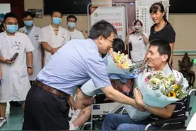 湖南三姐弟患同一种疾病，下肢畸形无法行走，医院出手了图片