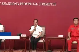 济南公交驾驶员董丹：最大的心愿是将乘客安全快捷地送到目的地图片
