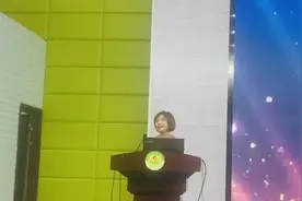 对话把退休感言讲成脱口秀的四川女教师：平时的状态就是这样图片