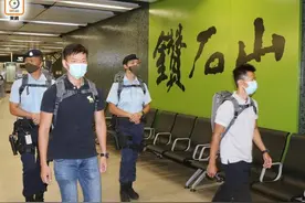 香港反恐特勤队首度派出便装警员，在港铁站及法院巡逻图片