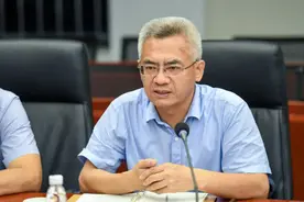 贾堤任天津市东丽区委副书记，并接替谢元担任区政府党组书记图片