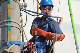 谁说女子不如男？龙岗95后小姐姐太飒了图片