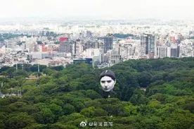 东京上空飘出的大脸，创作者在上海也有作品图片