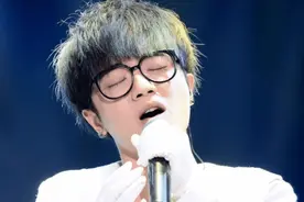 封面独家采访华晨宇律师：私自发布植发整容照片 让华晨宇身心受伤形象受损图片