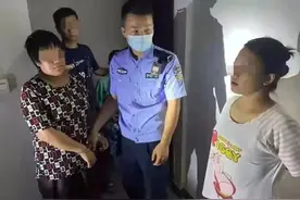 拖鞋打婴儿者找到！亲妈打的亲姐拍的图片