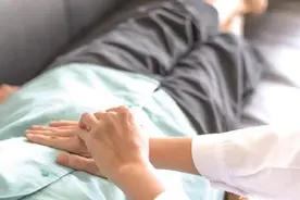 身体里竟藏着这么多“疯狂小石头”！它怎么长的？你该怎么办？图片