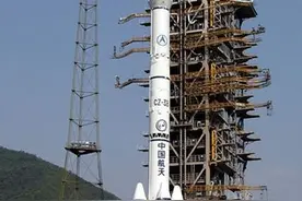 百年瞬间丨“长征三号乙”运载火箭发射欧洲制造“鑫诺1号”通信卫星图片