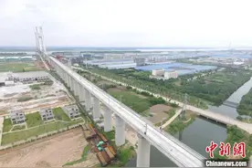 安九铁路完成无砟轨道施工 为后续铺轨贯通创造条件(图)图片