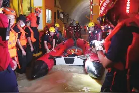跑出来时水没过脖子，珠海石景山隧道发生透水事故，工人：前晚加班，很后怕图片