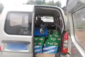 后座一拆，客车变货车，是货还是“祸”? | 一线微观图片
