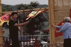 火到国外！“功夫奶奶”武林大会显身手 身体力行展示功夫精神永不老图片