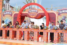这个暑假去哪玩？澄江寒武纪小镇超级大马戏活动开幕了图片