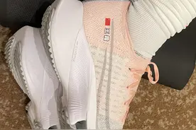 中国女足开始恢复性训练图片