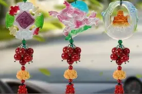 你注意了吗？车内中控台放这些，其实非常危险图片