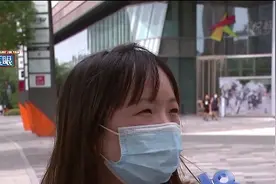 买戒指戴了十几天钻不见了，店家让顾客补钱，顾客有话说图片