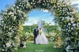 王彦霖再晒婚礼现场照：完成了梦想中的海岛婚礼图片
