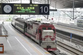 「北京」2021年首趟“京和号”旅游专列鸣笛启程图片