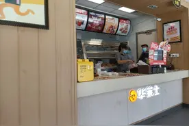 华莱士广州门店顾客寥寥，店员称正整改，消费者对道歉不买账图片