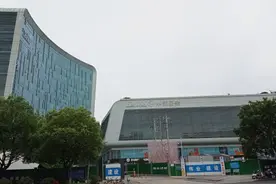 21调查丨珀莱雅陷网红抽脂身亡漩涡：多重关系暗结，多名发起人股东曾经或正在担任涉事美容机构高管图片