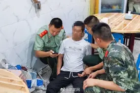 男子面馆就餐突发癫痫倒地 重庆三名武警官兵急伸援手图片