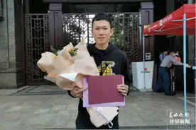 他被清华大学录取！云南首批高考录取通知书派送中……图片