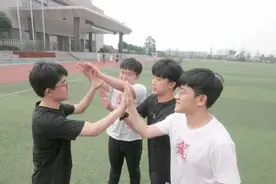 湖南四胞胎“国泰民强”高考录取结果出炉，老三如愿考上武汉大学图片