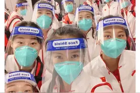 中国女排抵达东京后发回第一张自拍，网友：朱婷眼神犀利，剑指冠军图片