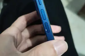 电子产品外壳掉漆 不影响使用就不闻不问吗？图片