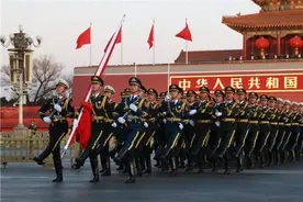 光明时评：风雨百年路 初心守始终图片