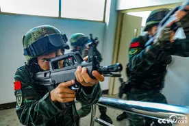 武警特战队员城市反恐演练，场面超燃图片