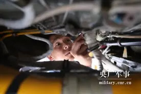 军旅人生｜李明：金牌机务技师的“制胜绝招”图片
