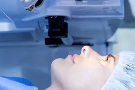 中国近视患者人数超6亿:“摘镜潮”来袭，近视手术“安全可逆”吗视频封面