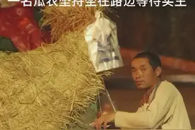 路灯下卖西瓜的父亲，看哭无数网友……图片