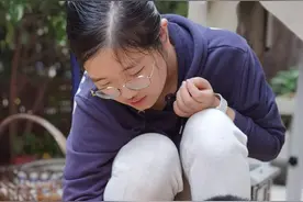 中考取得总分712.5分的成绩，这位女生的学习秘诀不是整理错题集，而是试卷集图片