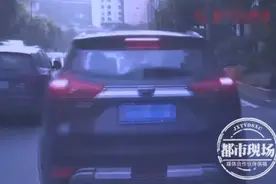 故意的！男子3次别停公交车，就为这个原因图片