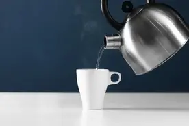 一口热水，竟喝掉5000多块……热水到底该喝多少度？图片