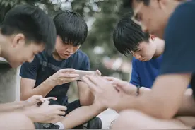 腾讯“断腕”：《光与夜之恋》成为第一款成年人专属？图片