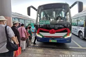 即墨首条胶东机场公交线2707路试运行 全程48公里图片