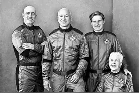 贝索斯完成首次无宇航员亚轨道飞行图片