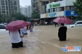 我在郑州亲历暴雨：回不去家、酒店爆满，还好有逆行的你图片