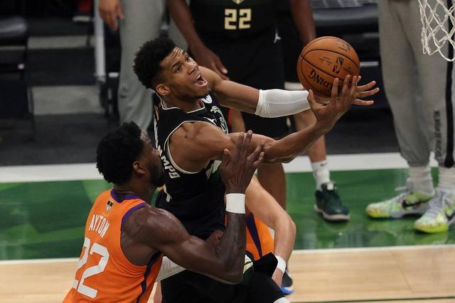总决赛雄鹿4:2击败太阳 时隔50年再夺NBA总冠军