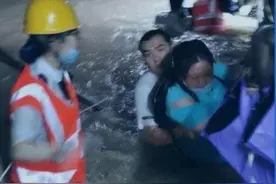 河南郑州的雨有多大？一小时倒进150个西湖，城区人均头上有85个花洒图片