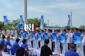 最快190多秒，武汉渣土车洗车大赛洗出武汉蓝图片